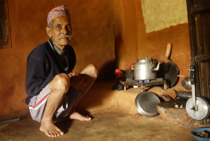 Man-with-biogas-stove